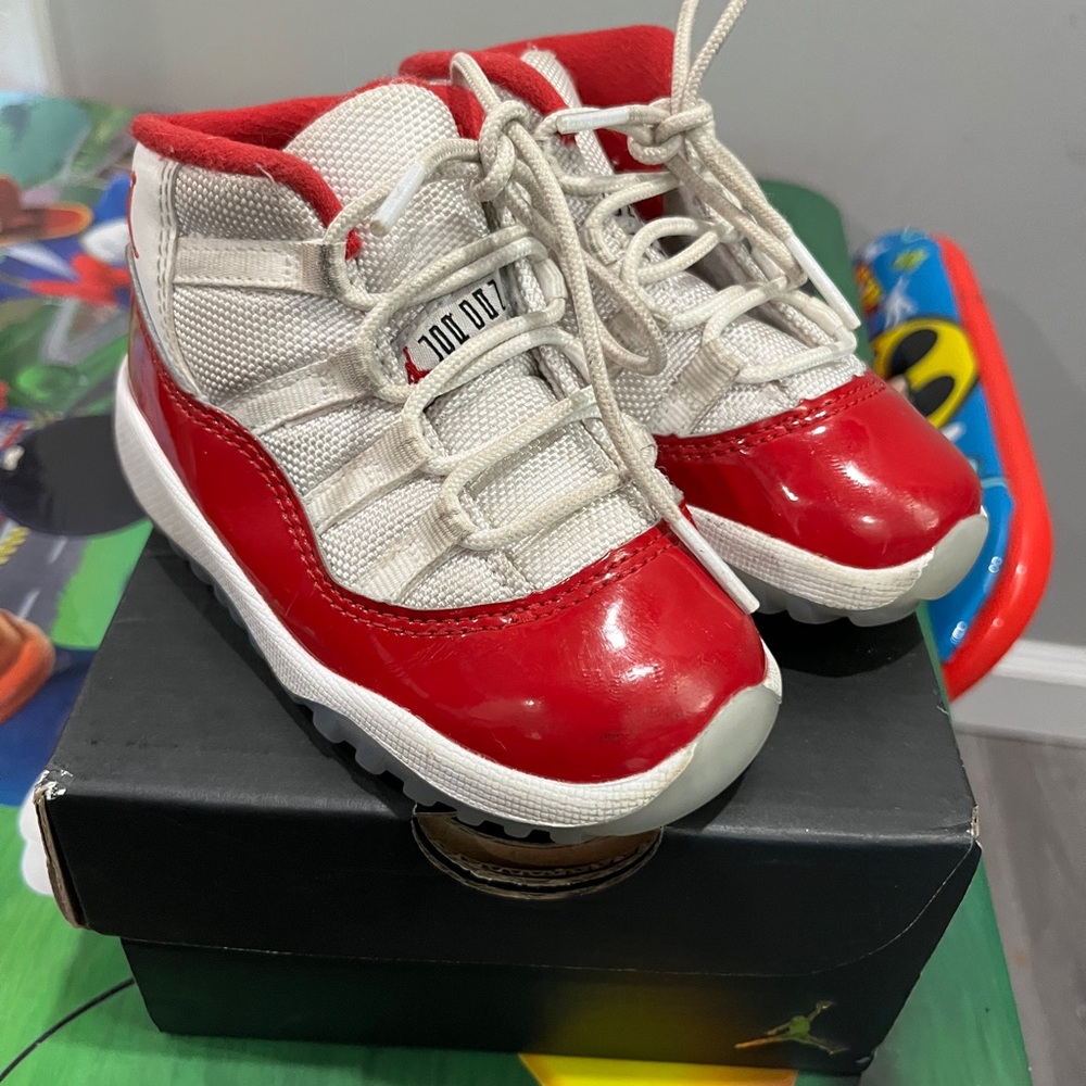 Nike Air Jordan 11 Retro Cherry Red